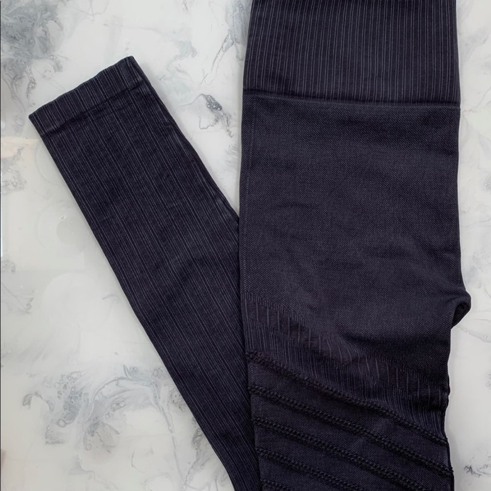 Lele active leggings with cutouts